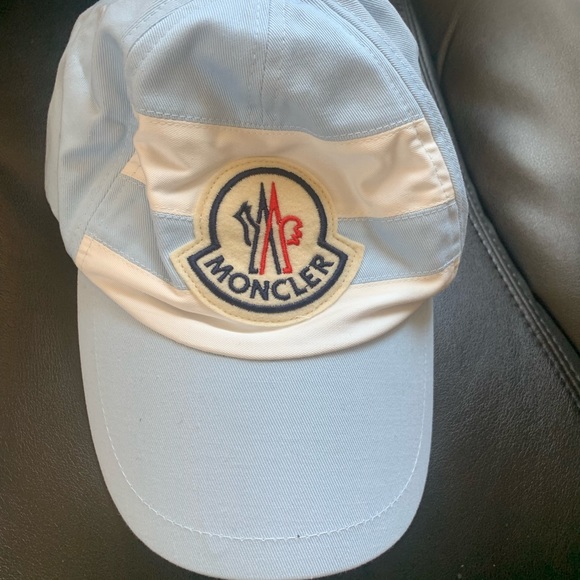NWT Moncler Cap Baby Blue /White Onesize - Picture 3 of 11